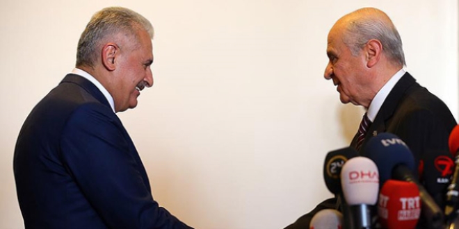 Başbakan, Bahçeli'yle telefonda görüştü