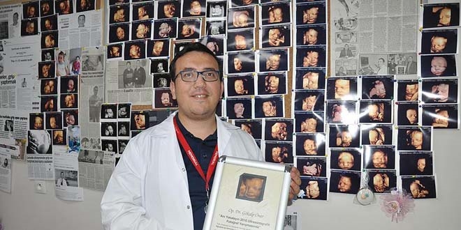 Doktor, bebeklerin ultrason fotoğraflarından koleksiyon yaptı
