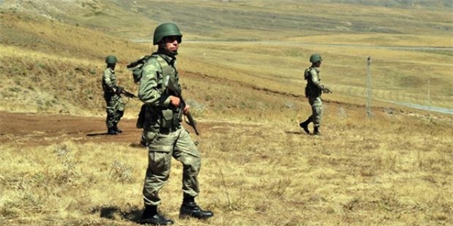 Terr rgt PKK'dan kaan bir terrist teslim oldu