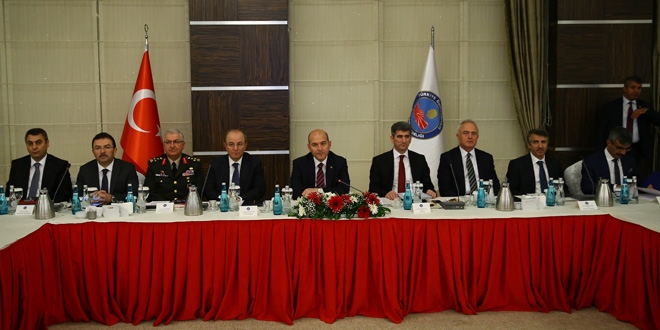 Bakan Soylu 'köy korucubaşıları' ile bir araya geldi