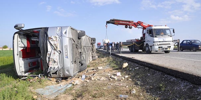Kocaeli'de yolcu otobs devrildi: 1 l, 32 yaral