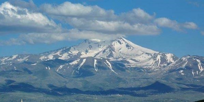 Kartalkaya'ya mevsimin ilk karı yağdı