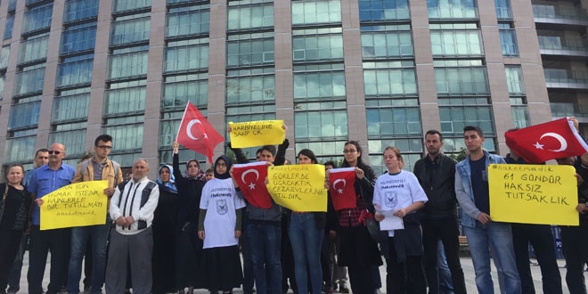 Tutuklu Hava Harp Okulu öğrencilerinin ailelerinden eylem