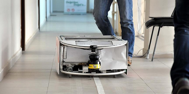Hasta yemeklerini artık robotlar taşıyacak