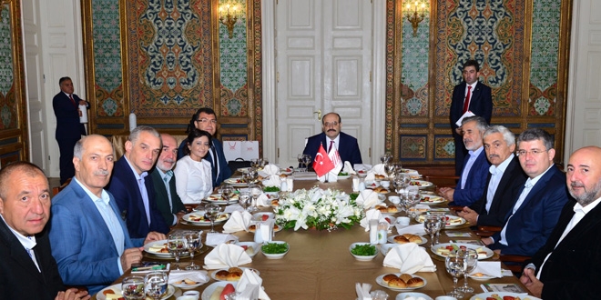 YÖK Başkanı Saraç gazetecilerle bir araya geldi
