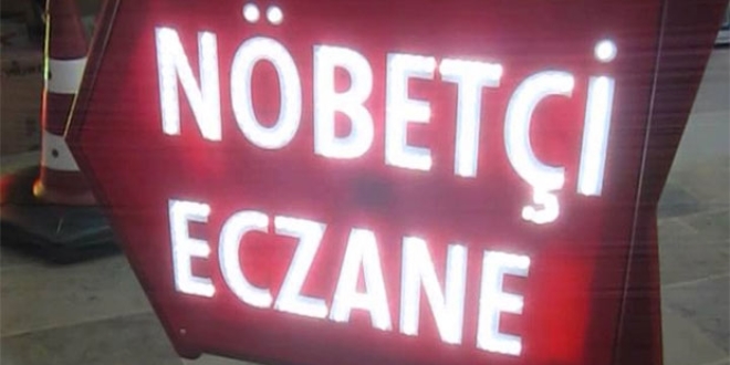 Bakan Akdağ, nöbetçi eczaneyi ziyaret etti