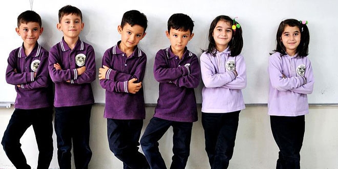 'Tek yumurta ikizleri' aynı sınıfta buluştu