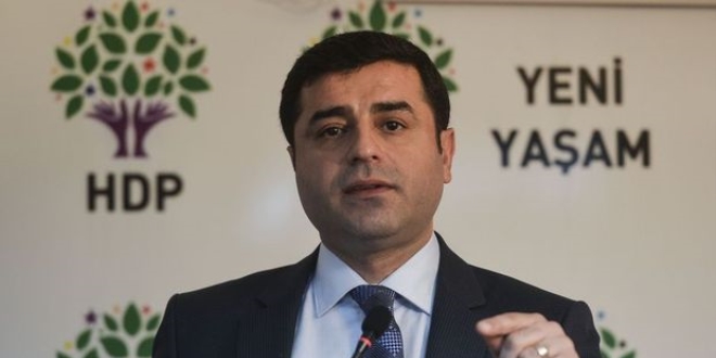 'Kürt partinin lideri ama Kürtçe bilmiyor'