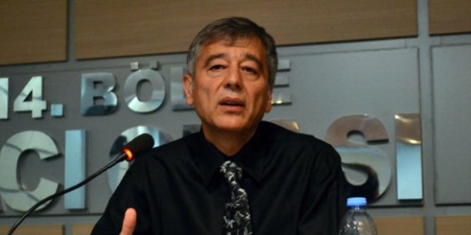 'Eczacıların 5 yıllık fakülte eğitiminin yeterli değil'