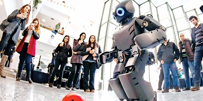 Robot yapacak niversite yolda