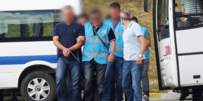 Sakarya'da 15'i öğretmen, 17 kişi serbest bırakıldı