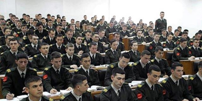 Askeri okullarda okuyan öğrencilerin kayıt tarihi uzatıldı