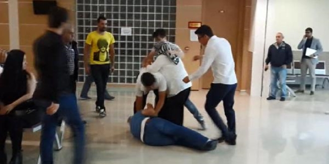 Anadolu Adalet Saray'nda tekme tokat kavga