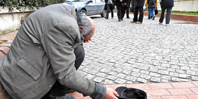 Türkiye'de yardım ve bağış yapanlar parayı dilencilere veriyor