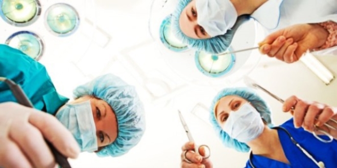 Hastanın kalp damarına eriyebilen stent yerleştirildi