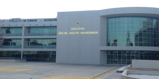 Sakarya'da adliyeye sevk edilen 15 öğretmen serbest