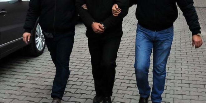 Kocaeli'de 'ByLock' kullanan 3'ü polis 5 kişi tutuklandı
