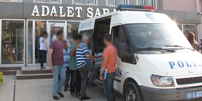 Adana'da Adliyeye sevk edilen 46 pheliden 18'i tutukland