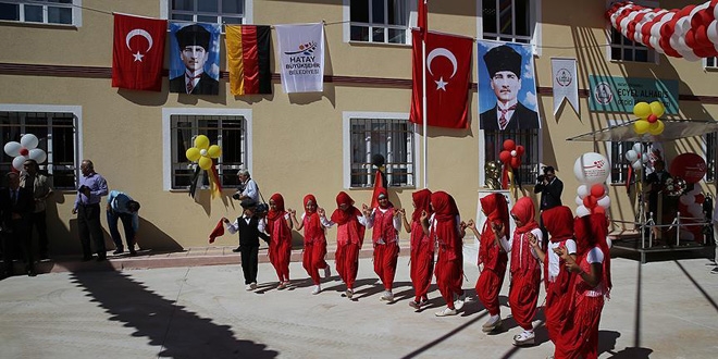 Hatay'da Suriyeli renciler iin okul ald