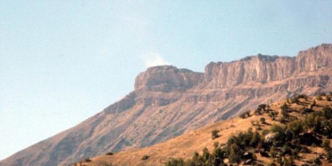 PKK'lı teröristler kamışlı üs bölgesine saldırdı