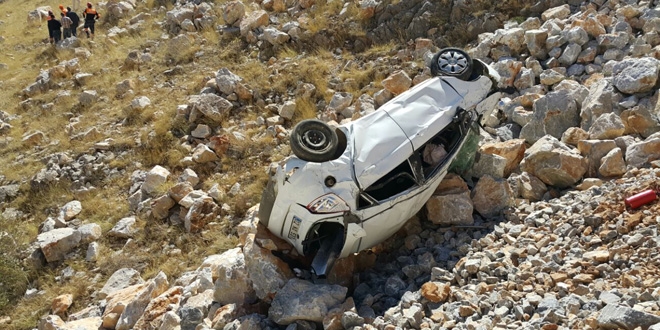 Malatya'da otomobil şarampole devrildi: 7 yaralı