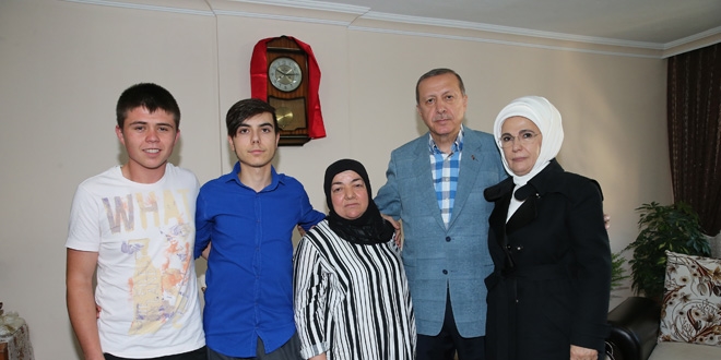 Erdoğan'dan Kazan'daki şehit ailelerine taziye ziyareti