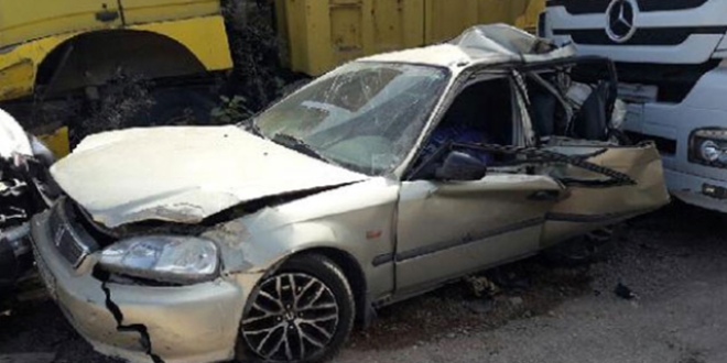 Kocaeli'de trafik kazası: 1'i hamile kadın 3 kişi ölü