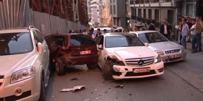 Polisten kaçan Iraklılar caddeyi savaş alanına çevirdi