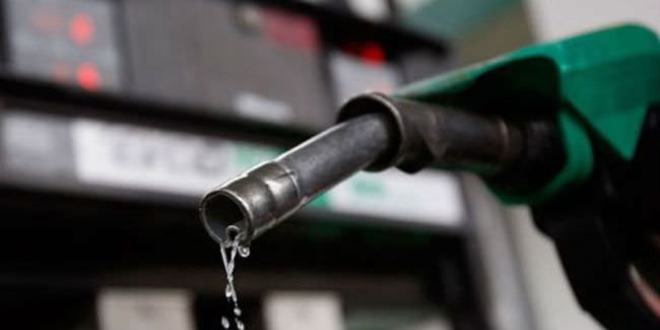 Benzine 14, motorine 12 kuruş zam yapıldı