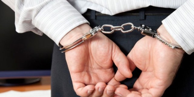 Samsun'da 1. snf emniyet mdrlerinin de bulunduu 4 kii tutukland