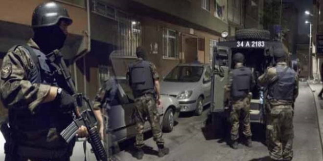 İzmir'de MİT lojmanları önünde patlama