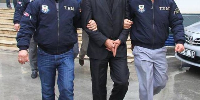 İzmir'de 4 kişi gözaltına alındı