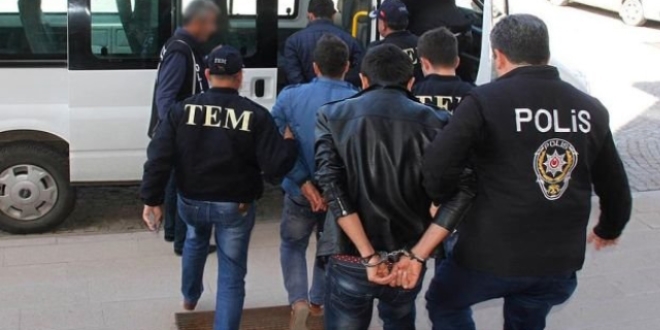 Manisa'da 21 askeri personel gözaltına alındı