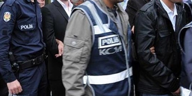 Samsun'da FET'den gzalt olan 8 zanldan 2'si tutukland