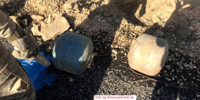 Diyarbakr'da yola denen 100 kilo patlayc imha edildi