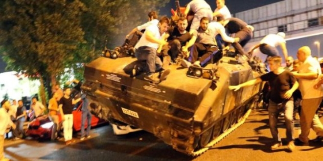 'Anladık ki 40 yıllık bir emeğin sonucu darbeymiş'