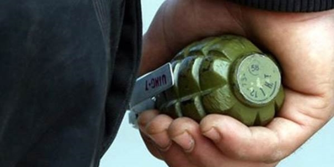 Hakkari'de mevzide el bombası patlaması