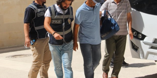 Elazığ'da 18 polis adliyeye sevk edildi