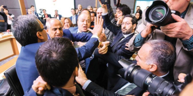 Darbe Girişimini Araştırma Komisyonu'nda kavga