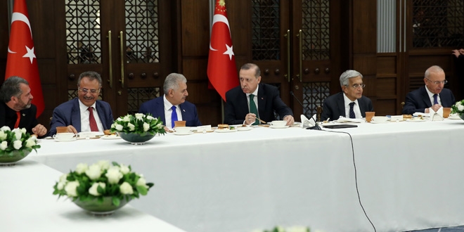 Erdoğan, Beştepe'de iftar yemeği verdi