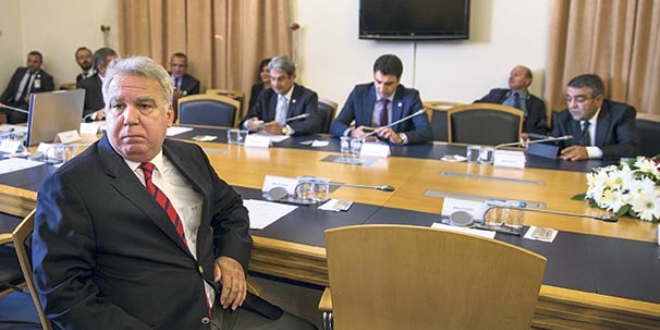 FETÖ Komisyonu'nda 'CIA ajanı' tartışması