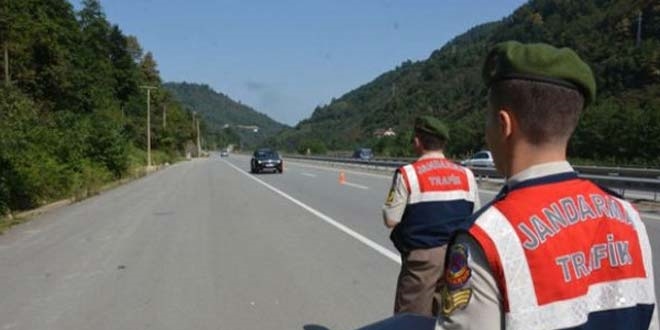 FETÖ mensubu öğretmen yol kontrolünde yakalandı