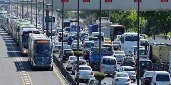 Metrobste ngiliz trafii kazaya davetiye karyor