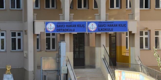 Ağrı'da okulda dağıtılan sandviçten zehirlenme iddiası