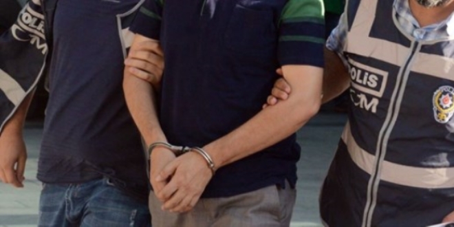 FETÖ'den aranan 2 avukat Kuşadası'nda yakalandı