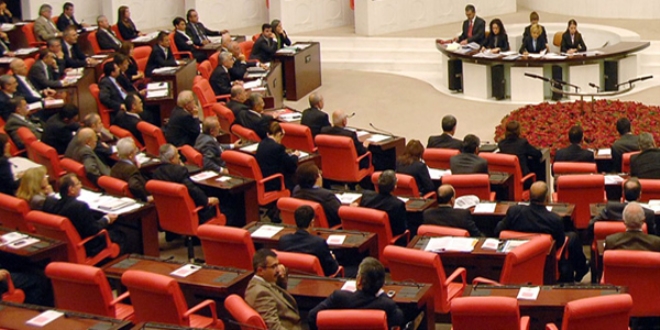 667 sayılı KHK'nin ilk 3 maddesi kabul edildi