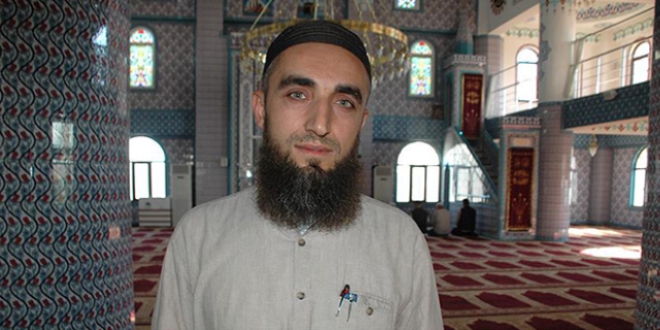 Sela okuduğu için darbedilen imam adalet peşinde