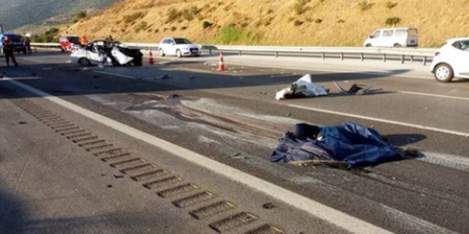 Çorum'da iki otomobil çarpıştı: 4 ölü, 3 yaralı