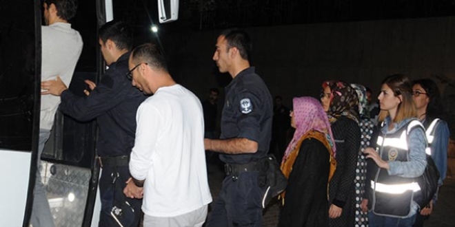 Mardin'de 10 öğretmene Bylock tutuklaması
