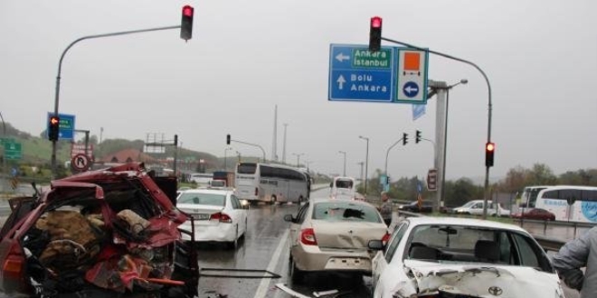 Bolu'da zincirleme trafik kazası: 7 yaralı
